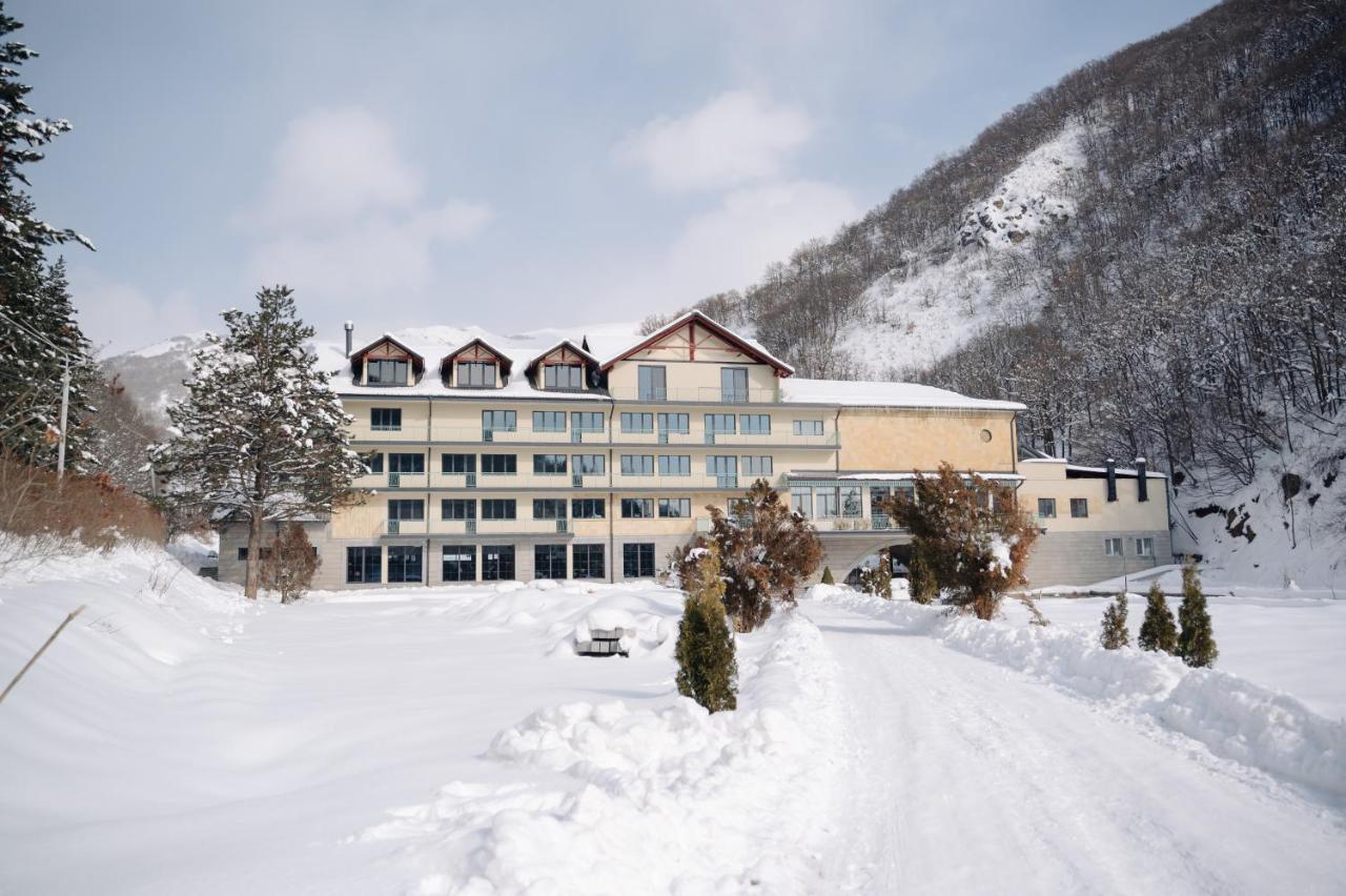 Apricot Aghveran Resort エクステリア 写真