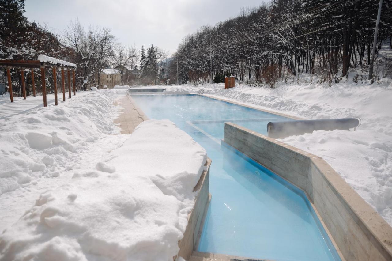 Apricot Aghveran Resort エクステリア 写真