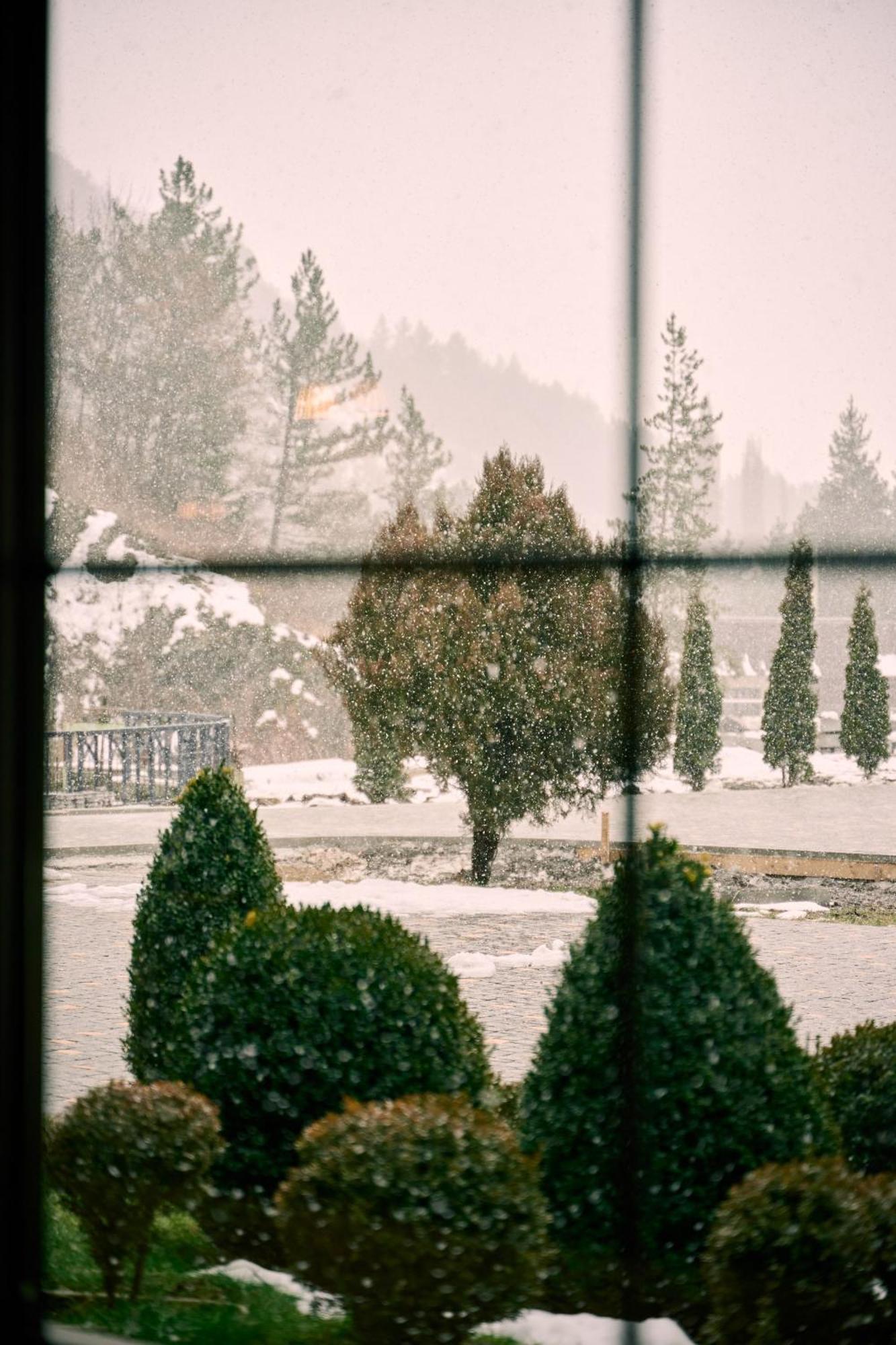 Apricot Aghveran Resort エクステリア 写真