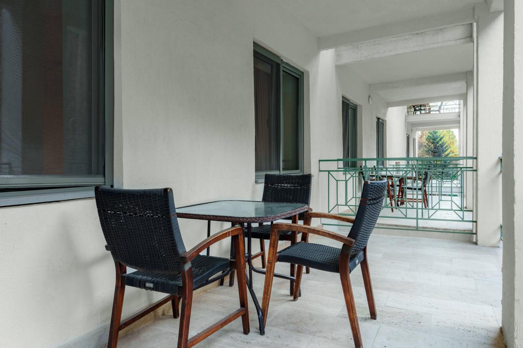 Apricot Aghveran Resort エクステリア 写真