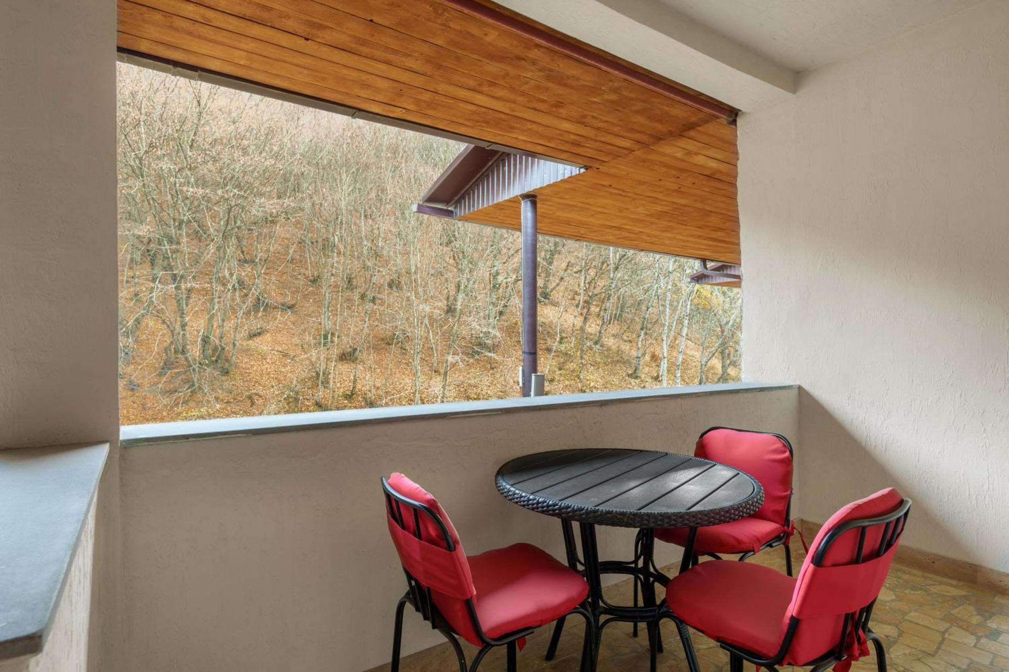 Apricot Aghveran Resort エクステリア 写真